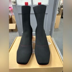 Vivaia boots size US 11/M